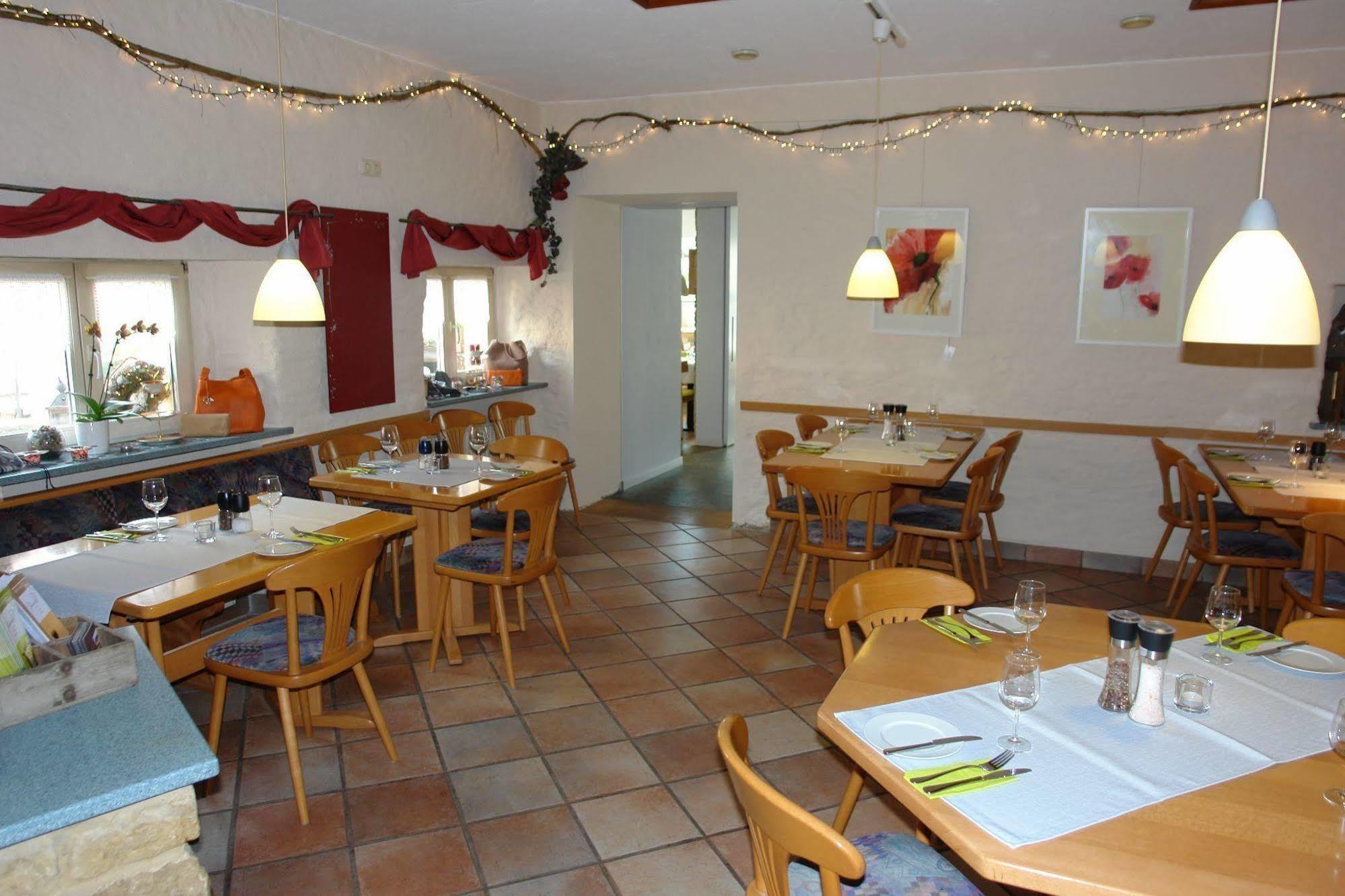 Johannishof Wein-Cafe & Gaestehaus Langsur Exteriör bild